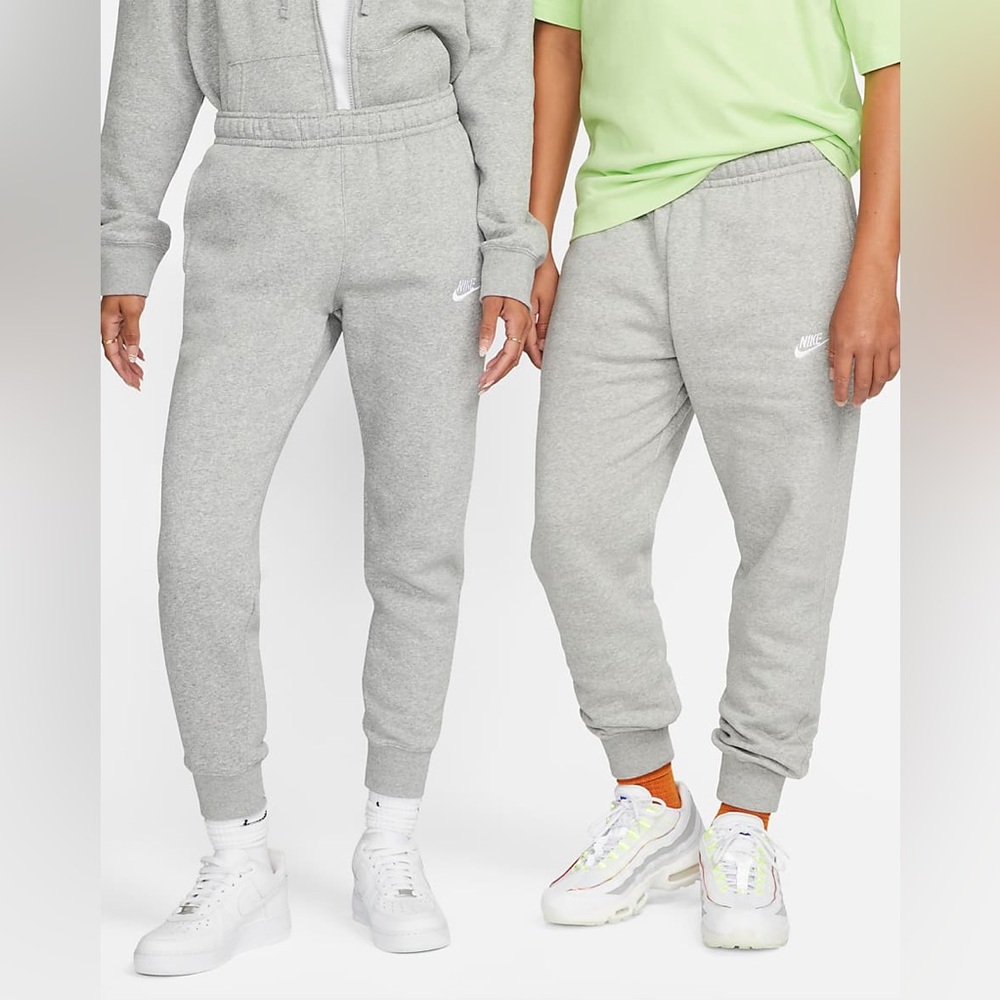 nike sportswear club fleece joggers in size xs.